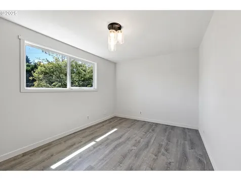 1267 Kenray Loop Springfield OR 97477