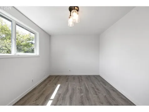1267 Kenray Loop Springfield OR 97477