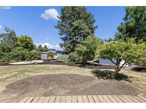 1267 Kenray Loop Springfield OR 97477
