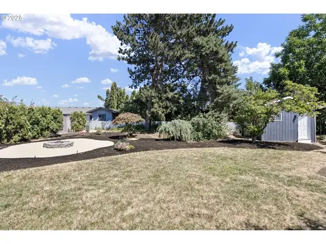 1267 Kenray Loop Springfield OR 97477