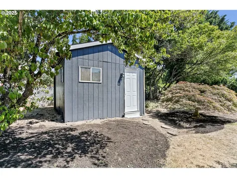 1267 Kenray Loop Springfield OR 97477