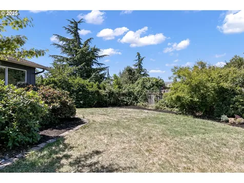 1267 Kenray Loop Springfield OR 97477
