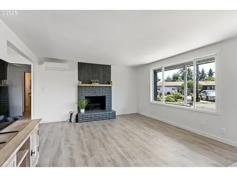 1267 Kenray Loop Springfield OR 97477