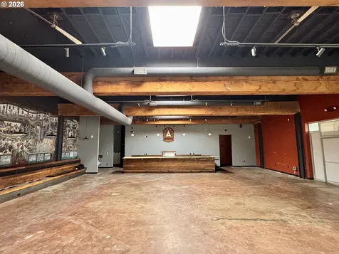 6112 SE Foster Road Portland OR 97206