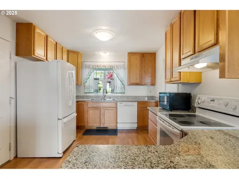 931 Locust Street Oakland OR 97462