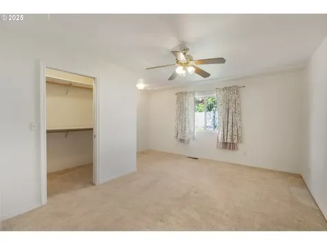 931 Locust Street Oakland OR 97462