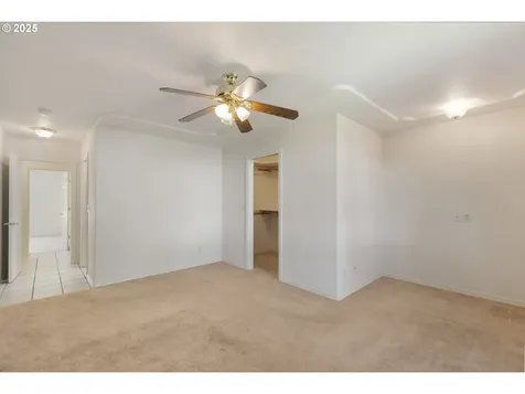 931 Locust Street Oakland OR 97462