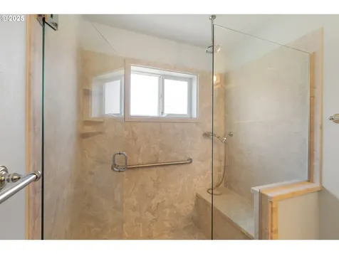 931 Locust Street Oakland OR 97462