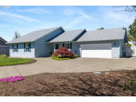 931 Locust Street Oakland OR 97462