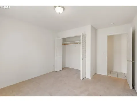 931 Locust Street Oakland OR 97462