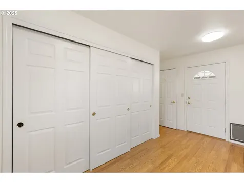 931 Locust Street Oakland OR 97462