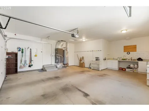 931 Locust Street Oakland OR 97462