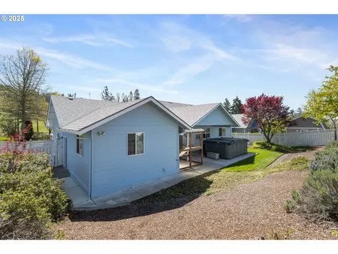 931 Locust Street Oakland OR 97462