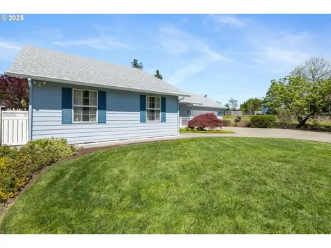 931 Locust Street Oakland OR 97462