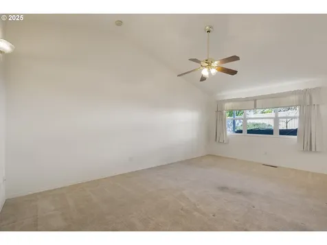 931 Locust Street Oakland OR 97462