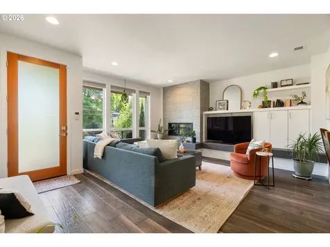 1587 NE 22nd Avenue Portland OR 97232