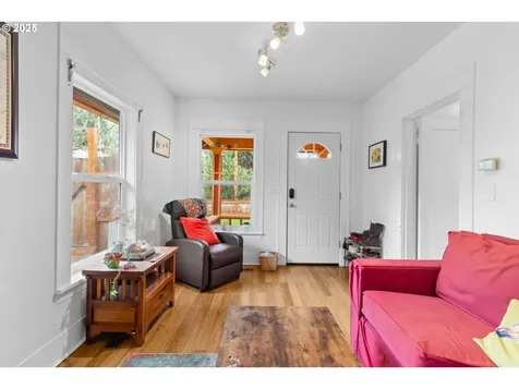 1736 N Prescott Street Portland OR 97217