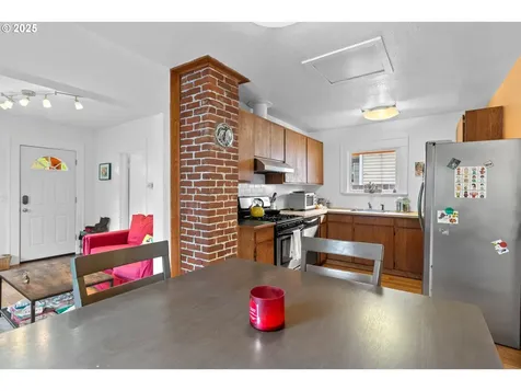 1736 N Prescott Street Portland OR 97217