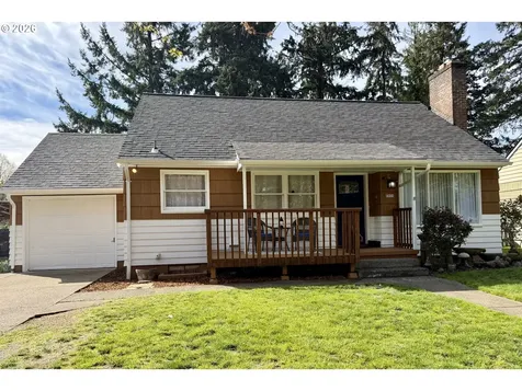 8906 NE Hancock Street Portland OR 97220