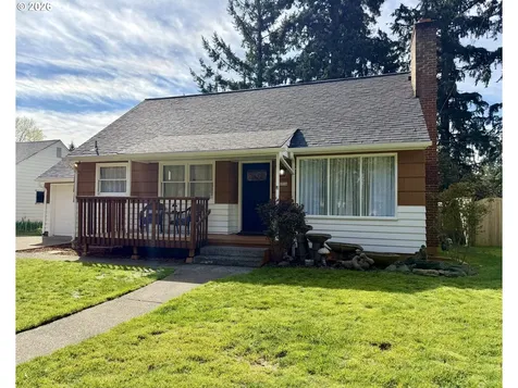 8906 NE Hancock Street Portland OR 97220