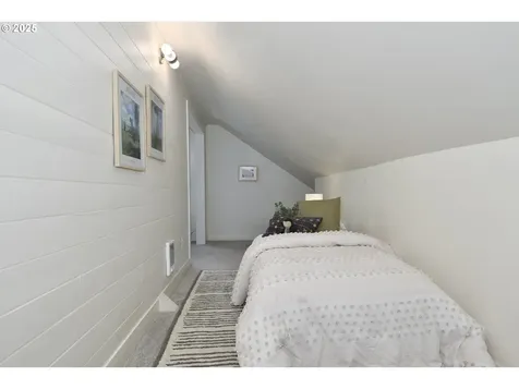 6227 NE 10th Avenue Portland OR 97211