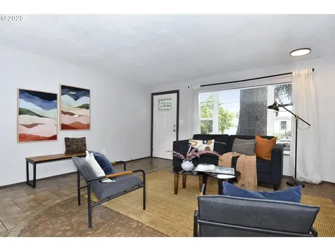 6227 NE 10th Avenue Portland OR 97211