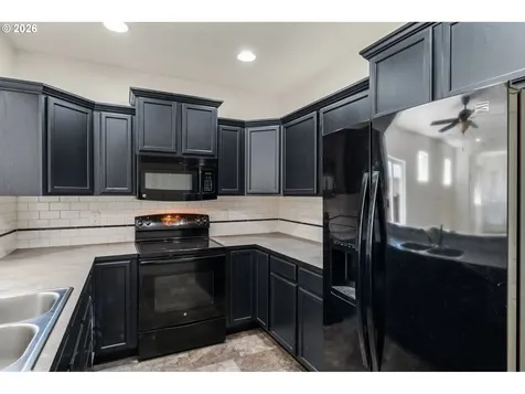 1141 Riverfront Way Cottage Grove OR 97424