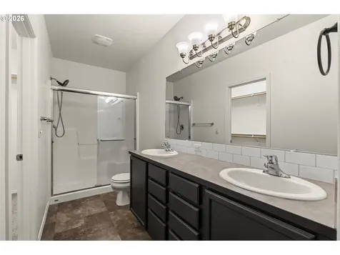 1141 Riverfront Way Cottage Grove OR 97424