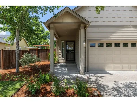 1141 Riverfront Way Cottage Grove OR 97424