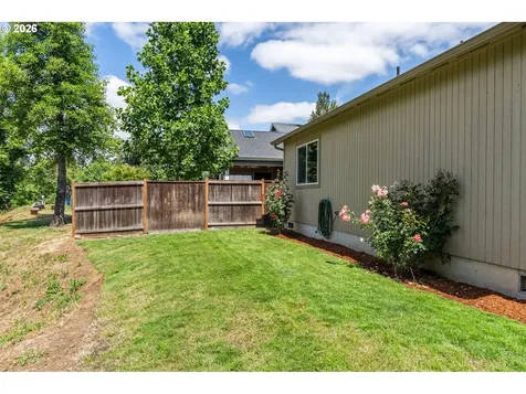 1141 Riverfront Way Cottage Grove OR 97424