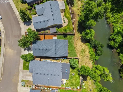 1141 Riverfront Way Cottage Grove OR 97424