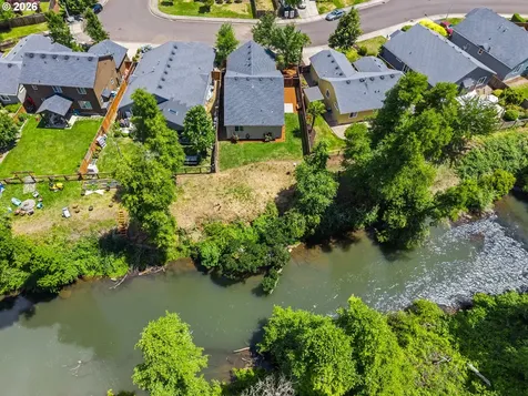 1141 Riverfront Way Cottage Grove OR 97424