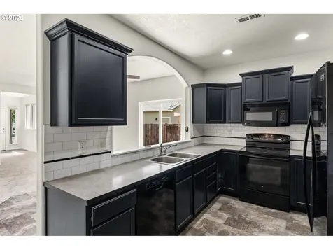 1141 Riverfront Way Cottage Grove OR 97424