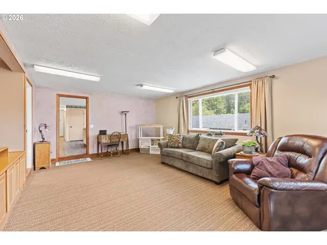 580 8th Avenue Coos Bay OR 97420