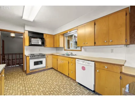 6884 S Hansen Lane Aurora OR 97002