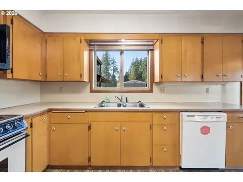 6884 S Hansen Lane Aurora OR 97002