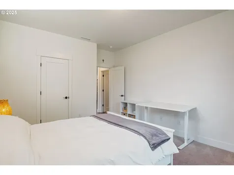 6704 NE 112th Street Vancouver WA 98686