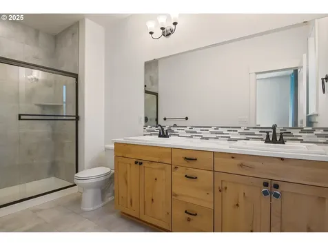 6704 NE 112th Street Vancouver WA 98686