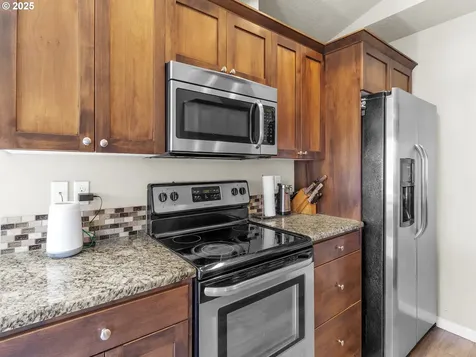 327 NW Pacific Hills Drive Willamina OR 97396
