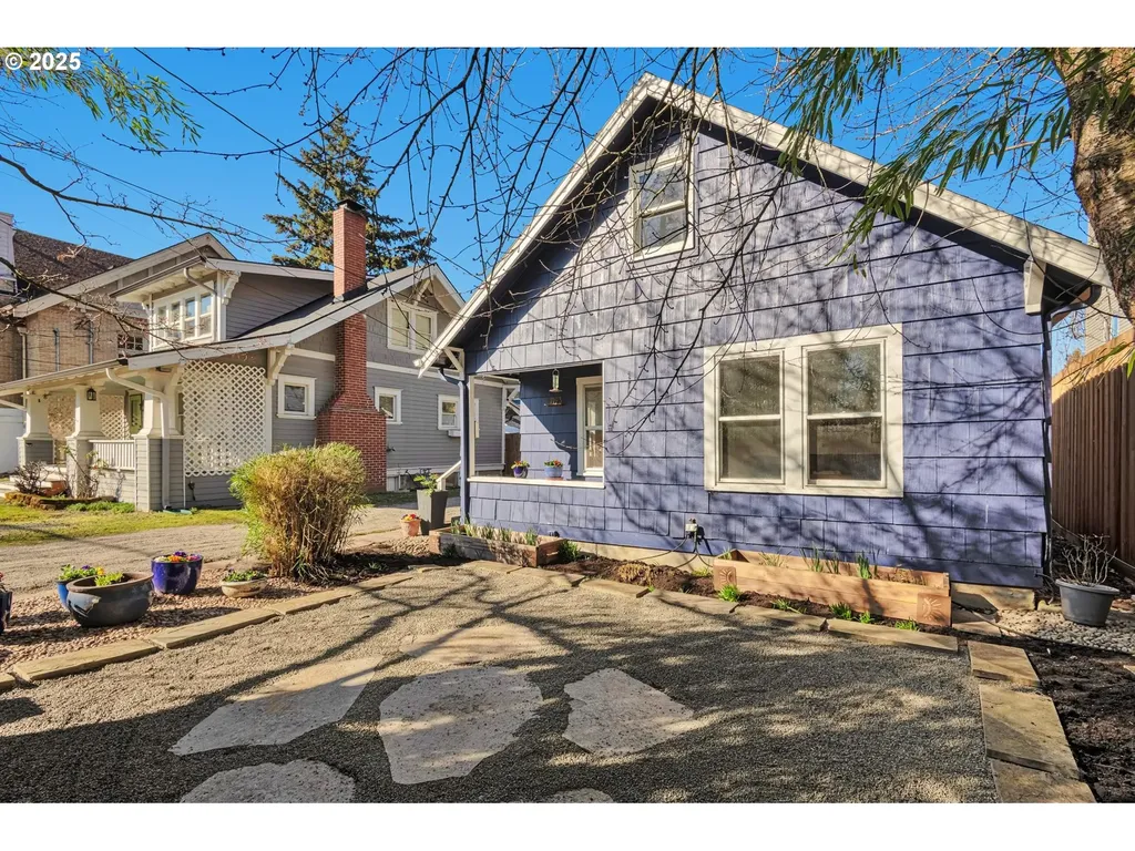 7123 SE Knight Street Portland OR 97206