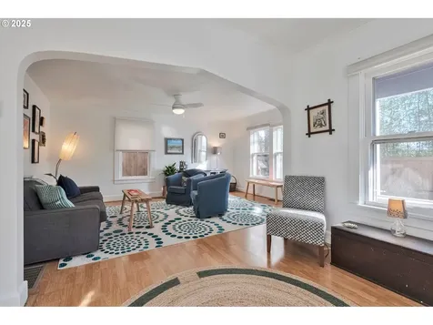 7123 SE Knight Street Portland OR 97206