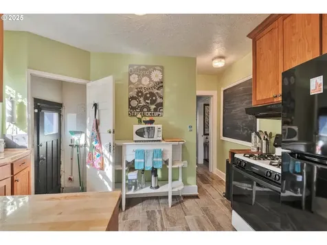 7123 SE Knight Street Portland OR 97206