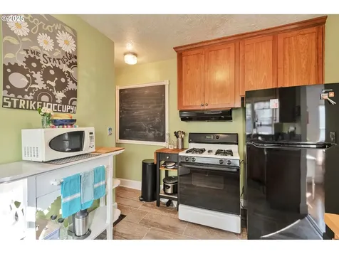 7123 SE Knight Street Portland OR 97206