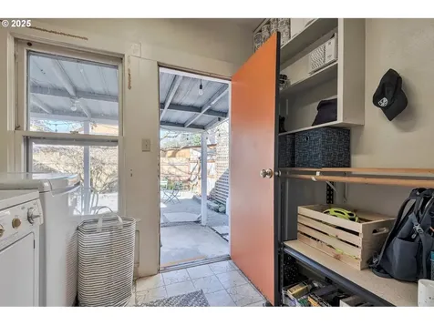7123 SE Knight Street Portland OR 97206