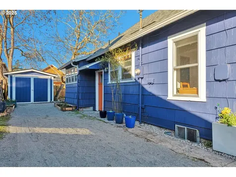 7123 SE Knight Street Portland OR 97206