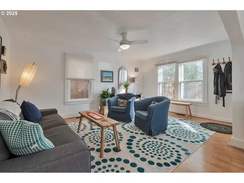 7123 SE Knight Street Portland OR 97206