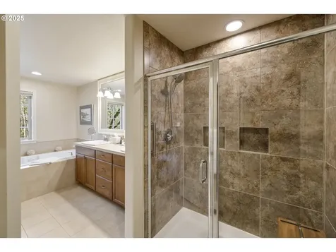 4663 Trillium Woods Lake Oswego OR 97035