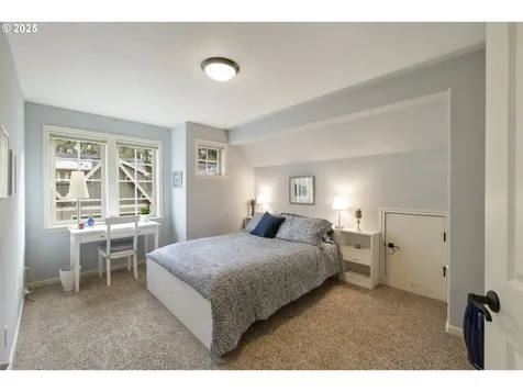 4663 Trillium Woods Lake Oswego OR 97035