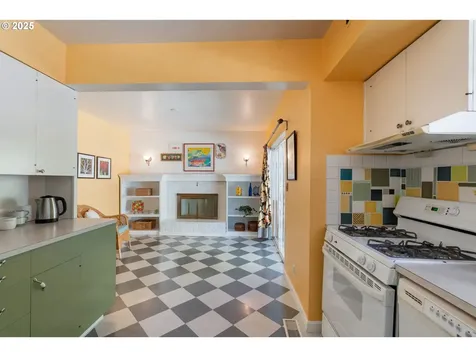 5709 SE Morrison Street Portland OR 97215