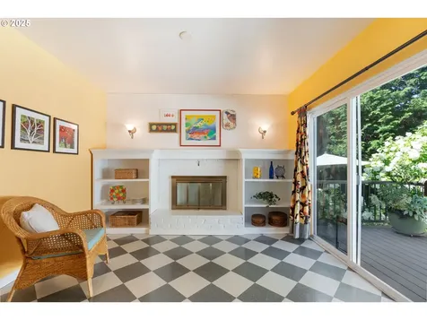 5709 SE Morrison Street Portland OR 97215